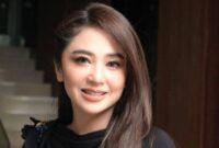 Dewi Perssik Pilih Kuliah Psikologi (foto: jpnn)