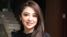 Dewi Perssik Pilih Kuliah Psikologi (foto: jpnn)