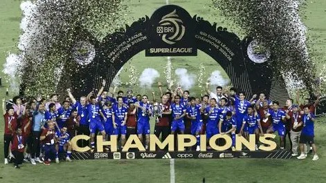 Persib Juara Super League 2025/2026 Berkat Lini Belakang Solid (Foto: persib.com)