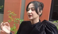 Dewi Perssik Kuliah Psikologi di Jakarta, Pilih Tampil Tertutup demi Tetap Fokus Belajar