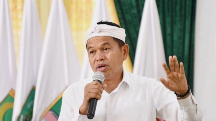 Dedi Mulyadi Larang Siswa Titipan di Sekolah Maung (foto: rmoljabar)