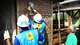 Pemerintah mempercepat Program Listrik Desa, ESDM Fokus Atasi Kendala Lapangan (foto: pln)