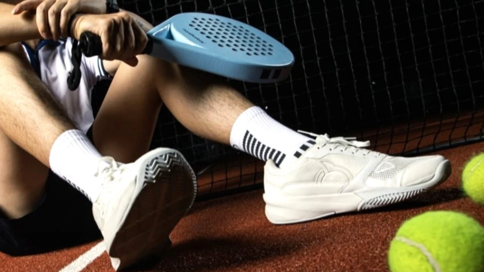 sepatu padel Vector Bandeja (foto: Ortuseight)