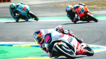 Veda Ega Pratama finis di posisi sembilan sesi practice Moto3 Italia 2026 (foto: cnn)