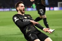 Kvaratskhelia Raih Penghargaan Pemain Terbaik Liga Champions 2025/2026 (foto: sportingnews)