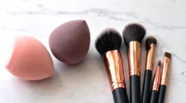 Hasil Foundation Ilustrasi - Flawless dan Natural, Pilih Spons atau Kuas Makeup (foto/AI)