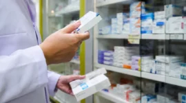 Ilustrasi - Kenaikan Harga Obat Dipastikan Kemenkes Tetap Terkendali, Batas Maksimal Tak Lebih dari 10 Persen (foto: AI)
