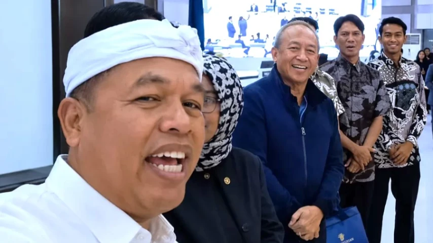 Dedi Mulyadi Serahkan Bonus ke Persib Bandung Rp1 Miliar dari Dana Pribadi (foto: Instagram @dedimulyadi71)