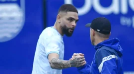 Setelah Antar Persib Juara, Layvin Kurzawa Resmi Berpisah dengan Maung Bandung (foto: goal)