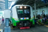 Atmosfer Piala Dunia 2026 Masuk KRL, Penumpang Serasa Berada di Tengah Stadion (foto: inews)