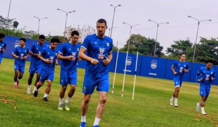 Persib Bandung Mulai Persiapan Musim 2026/2027, Wajah Baru Warnai Latihan Perdana (foto: detik)