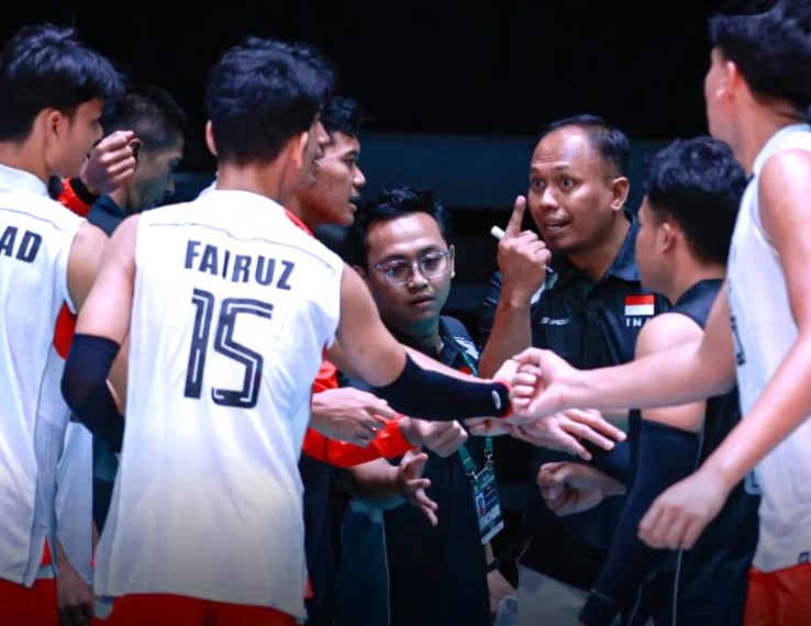 Timnas Bola Voli Putra Indonesia U-18 Terdesak (foto: Instagram @volleyballmotions.ina)