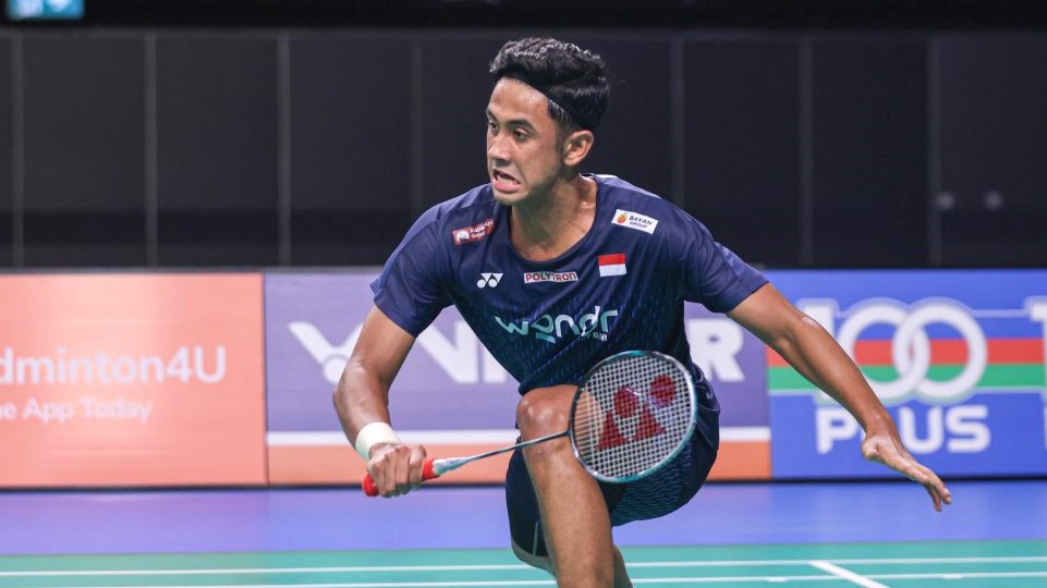Alwi Farhan mengawali Kejuaraan Dunia 2026 dengan kemenangan atas Yoo Tae Bin dan melaju ke babak 32 besar di New Delhi, India. (foto: dok. pbsi)