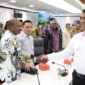 Mentan Andi Amran Sulaiman merespons kebutuhan pertanian Kabupaten Puncak dengan menyiapkan dukungan alsintan dan pengembangan kopi Arabika. (foto: kementerian pertanian)