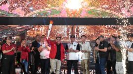 Menpora Erick Thohir bersama atlet dan jajaran Tim Indonesia dalam kegiatan Tim Indonesia Day menjelang Asian Games Aichi-Nagoya 2026 di Jakarta (foto:  Kementerian pemuda dan olahraga)