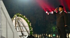 Presiden Prabowo Subianto memimpin ziarah nasional dan renungan suci di Taman Makam Pahlawan Nasional Utama Kalibata (foto: BPMI Setpres)
