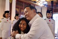 residen Prabowo Subianto bertemu dan memberikan apresiasi kepada para petugas yang terlibat dalam rangkaian upacara HUT ke-81 Kemerdekaan RI di Hambalang (foto: BPMI Setpres)