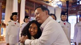 residen Prabowo Subianto bertemu dan memberikan apresiasi kepada para petugas yang terlibat dalam rangkaian upacara HUT ke-81 Kemerdekaan RI di Hambalang (foto: BPMI Setpres)