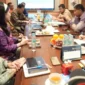 Menteri PKP Maruarar Sirait bersama Menteri Kependudukan dan Pembangunan Keluarga/Kepala BKKBN Wihaji membahas kolaborasi program bedah rumah bagi keluarga berisiko stunting (foto: kementerian perumahan dan kawasan pemukiman)
