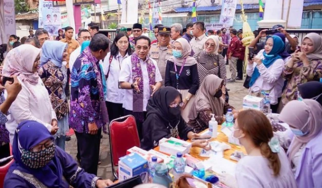 Pelaksanaan Cek Kesehatan Gratis dan program penemuan TBC di Kabupaten Tangerang, Banten (foto: bkip kemenkes)