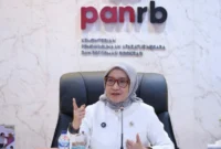 Menteri PANRB Rini Widyantini menerima 74 peserta magang nasional di Kantor Kementerian PANRB, Jakarta (foto: humas menpanrb)
