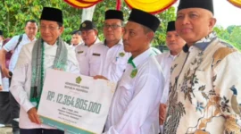 Menteri Agama Nasaruddin Umar meletakkan batu pertama pembangunan gedung baru MIN 5 Pidie Jaya, Kabupaten Pidie Jaya, Aceh ((foto: ist/Kementerian agama)