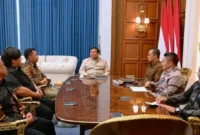 Panglima Jilah memberikan keterangan kepada awak media setelah bertemu Presiden Prabowo Subianto di Kompleks Istana Kepresidenan (foto: kementerian sekretaris negara)