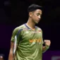 Alwi Farhan saat menghadapi Ayush Shetty pada babak 16 besar Kejuaraan Dunia BWF 2026 di New Delhi (foto: dok. pbsi)