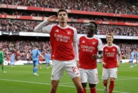 Arsenal mengalahkan coventry pada laga pembuka Liga Inggris 2026-2027 di Emirates Stadium (Ilustrasi AI: sisipublik.com)