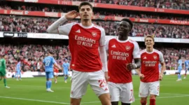 Arsenal mengalahkan coventry pada laga pembuka Liga Inggris 2026-2027 di Emirates Stadium (Ilustrasi AI: sisipublik.com)