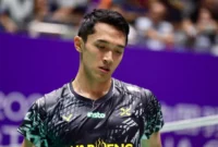 Jonatan Christie bertanding melawan Jia Heng Jason Teh pada babak 32 besar Kejuaraan Dunia BWF 2026 di New Delhi, India (foto: dok. pbsi)