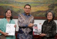 Menteri Kebudayaan Fadli Zon bersilaturahmi dengan keluarga Bung Hatta di Menteng, Jakarta, menjelang peringatan Kemerdekaan RI ke-81 (foto: Kementerian Kebudayaan)