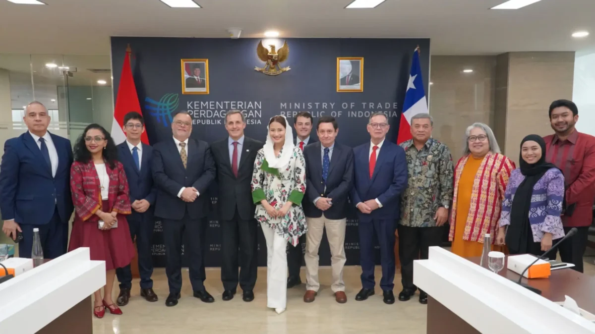 Wamendag Dyah Roro Esti Widya Putri bertemu Wakil Menteri Pertanian Cili Francesco Venezian di Jakarta (foto: kementerian perdagangan)
