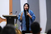 Deputi Bidang Pengembangan Talenta dan Daya Saing Kemenkop Destry Anna Sari saat membuka program magang pengurus KDKMP sektor pertanian di Kopontren Al-Ittifaq, Kabupaten Bandung, Jawa Barat (foto: kementerian koperasi)