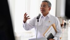 Menteri Keuangan Suahasil Nazara menyampaikan perkembangan pelunasan utang obligasi BLBI kepada Bank Indonesia di Jakarta (kementerian sekretaris negara)