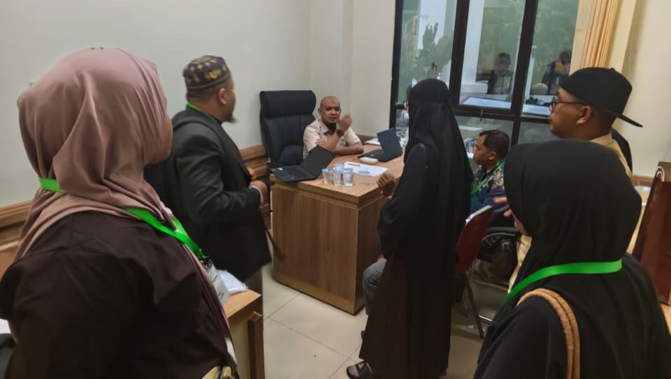 Kementerian Haji dan Umrah mengambil langkah pengawasan terhadap PT Gema Suara Talbia setelah evaluasi menemukan 103 jemaah gagal berangkat serta persoalan pelayanan dan refund. (foto: kementerian haji dan umrah)