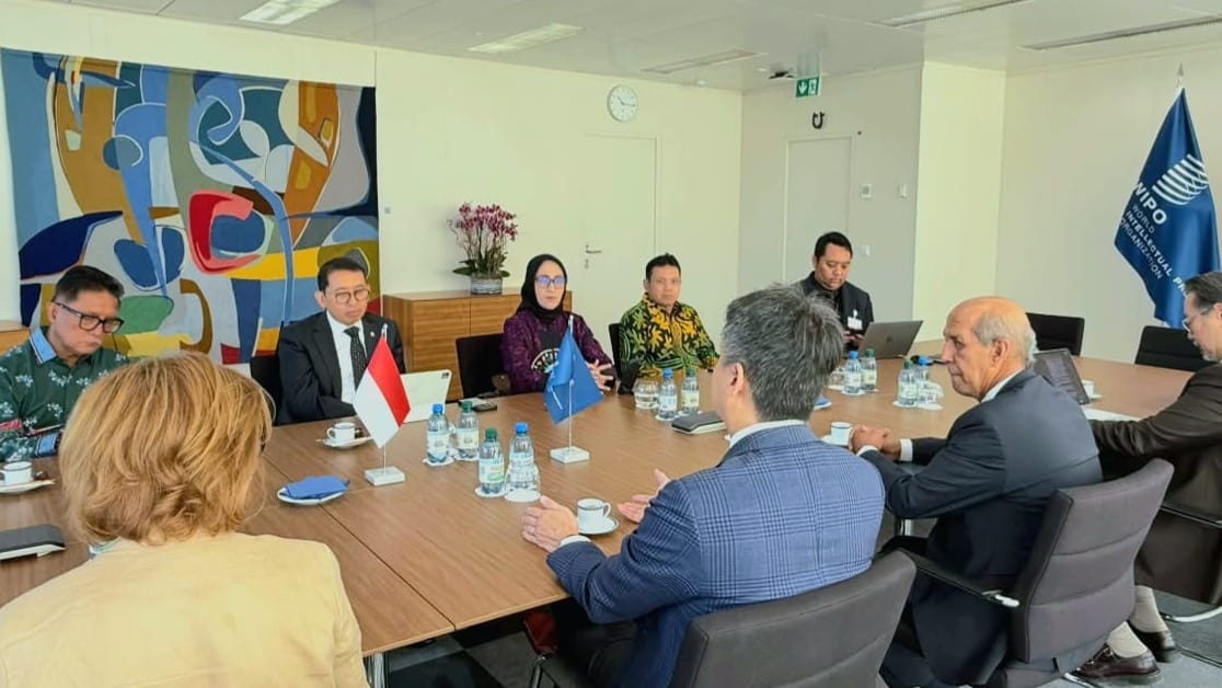 Menteri Kebudayaan Fadli Zon bertemu Direktur Jenderal WIPO Daren Tang di Jenewa, Swiss, untuk membahas penguatan perlindungan dan pemanfaatan kekayaan intelektual berbasis budaya (foto: kementerian kebudayaam)