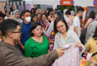 Wamen Ekraf Irene Umar menghadiri Pesta Folka Vol. 2 “Generasi Kebaya” di Urban Forest, Cipete, Jakarta Selatan (foto: Kementerian Ekonomi Kreatif)