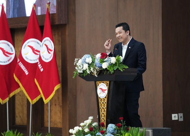 Wamenpora Taufik Hidayat menghadiri pelantikan dan pengukuhan Pengurus Besar Esports Indonesia masa bakti 2026–2030 di Jakarta (foto: kementerian pemuda dan olahraga)