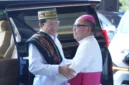 Menteri Agama Nasaruddin Umar mengunjungi Labuan Bajo, Manggarai Barat, NTT, sekaligus menyalurkan bantuan tanggap darurat bagi masyarakat terdampak gempa Flores (foto: kementerian agama)