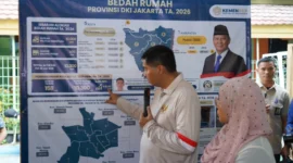 Menteri PKP Maruarar Sirait meninjau kondisi rumah calon penerima Program Bedah Rumah di Kelurahan Petamburan, Tanah Abang, Jakarta Pusat (foto: kementerian perumahan dan kawasan pemukiman)