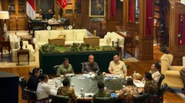 Presiden Prabowo Subianto menerima laporan Satuan Tugas Penertiban Kawasan Hutan (Satgas PKH) di Hambalang, Kabupaten Bogor, Jawa Barat (kementerian sekretaris negara)