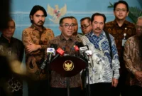 Menteri Pendidikan Tinggi, Sains, dan Teknologi Brian Yuliarto menyampaikan bahwa pemerintah akan melibatkan ilmuwan untuk memperkuat kebijakan pengelolaan gambut (foto: kementerian sekretaris negara)