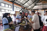 Wamenaker Afriansyah Noor memberikan pengarahan dalam kegiatan Penguatan Sinergitas Pelatihan di BPVP Banyuwangi (foto: kementerian ketenagakerjaan)