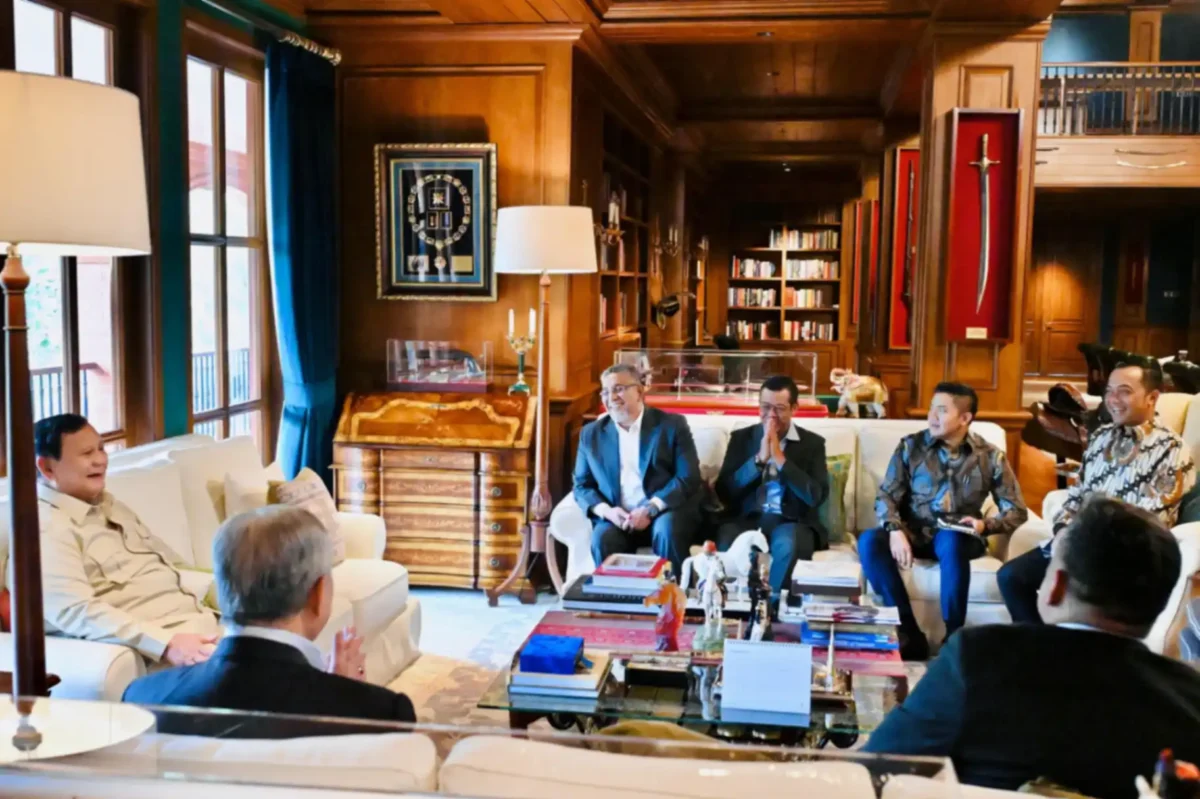Presiden Prabowo Subianto menerima kunjungan Wakil Perdana Menteri Malaysia Ahmad Zahid Hamidi di Hambalang, Kabupaten Bogor, Jawa Barat (foto: kementerian sekretaris negara)
