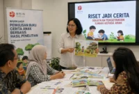 penelitian BRIN menjadi cerita anak melalui penyesuaian bahasa, tokoh, alur, dan ilustrasi (Ilustrasi AI: sisipublik.com)