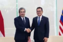 Menteri Perdagangan RI Budi Santoso dan Menteri Investasi, Perdagangan, dan Industri Malaysia Datuk Seri Johari Abdul Ghani membahas penguatan perdagangan dan investasi bilateral dalam pertemuan JTIC di Jakarta (foto: kementerian perdagangan)