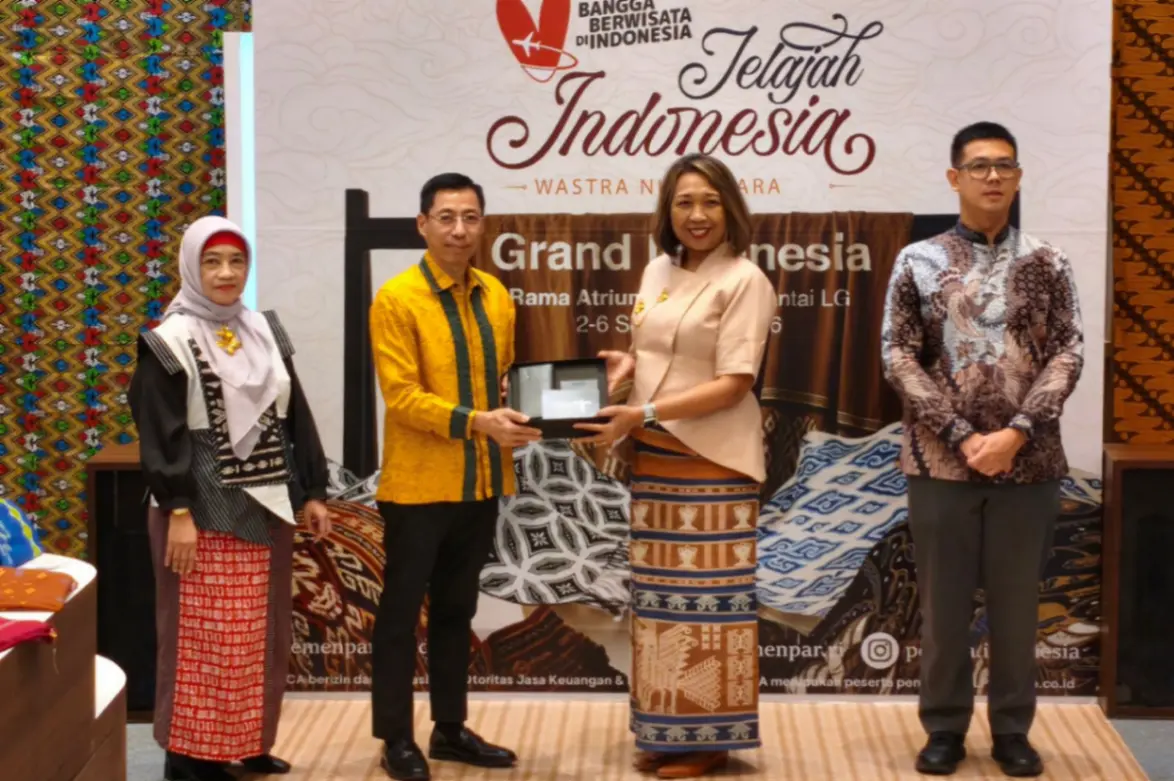 Suasana pameran “Jelajah Indonesia Wastra Nusantara” yang digelar Kementerian Pariwisata di Grand Indonesia, Jakarta (foto: kementerian pariwisata)