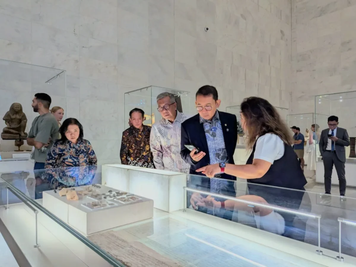 Menteri Kebudayaan RI Fadli Zon mengunjungi National Museum of Egyptian Civilization (NMEC) di Kairo, Mesir, untuk melihat pengelolaan museum sebagai etalase peradaban dan bagian dari ekosistem ekonomi budaya (foto: kementerian kebudayaan)