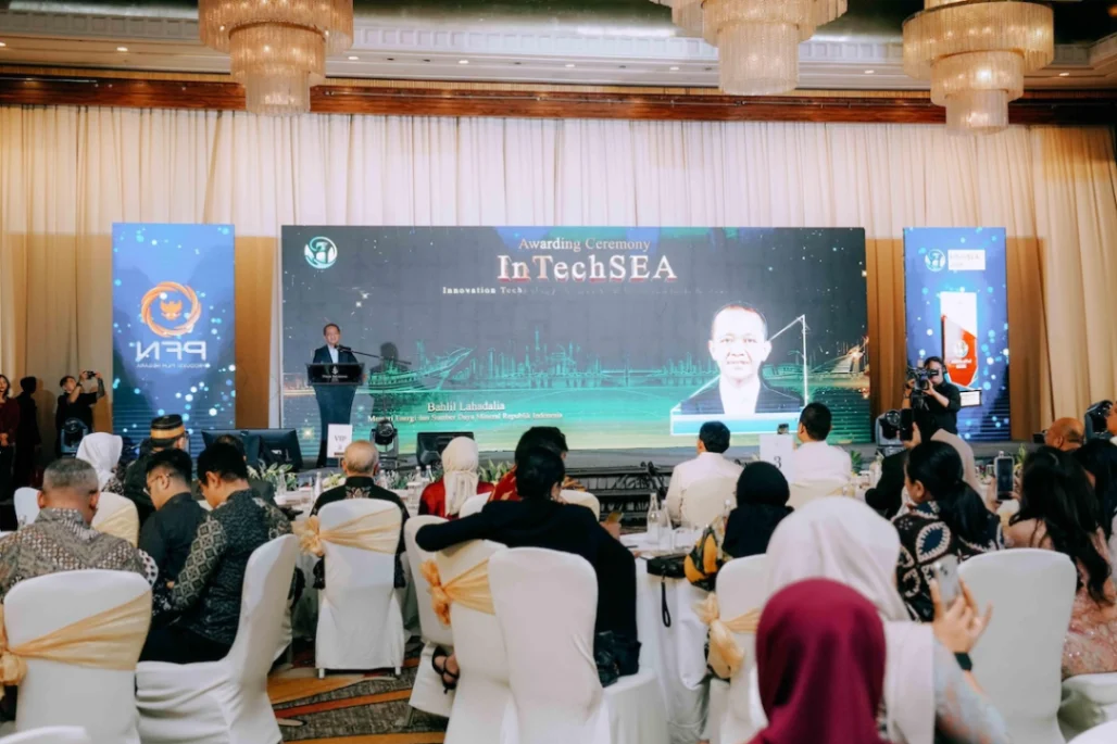 Menteri ESDM Bahlil Lahadalia menyampaikan strategi pemerintah menjaga harga BBM subsidi dan memperkuat ketahanan energi nasional di tengah gejolak harga minyak dunia (foto: kementerian esdm)